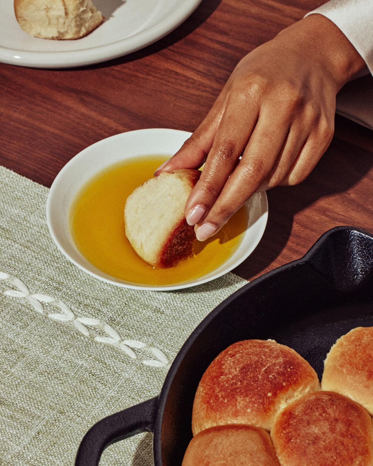 04 Dipping Roll EVOO 0018